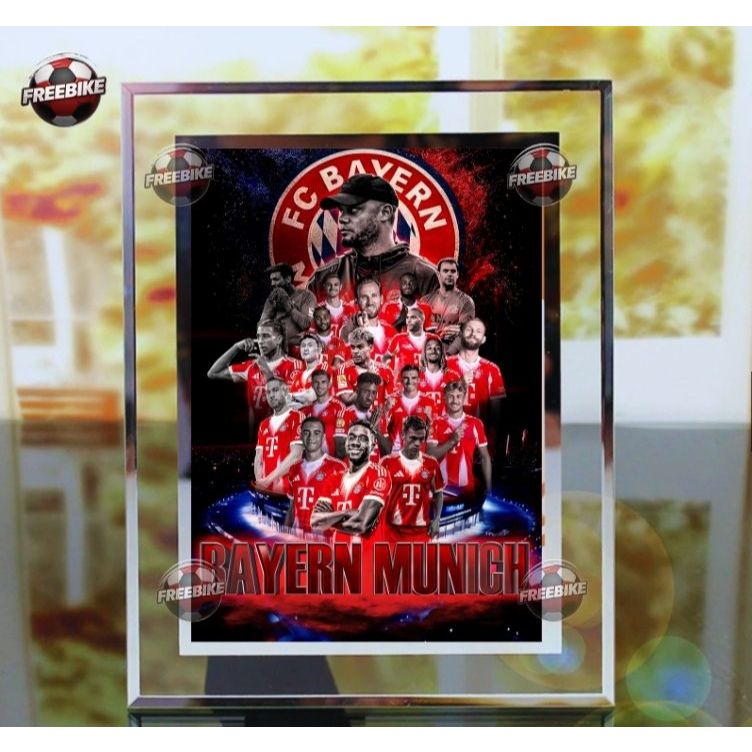 KHUNG POSTER TẬP THỂ CLB BAYERN MUNICH MÙA 2025-2026 BẰNG KÍNH PHA LÊ CAO CẤP