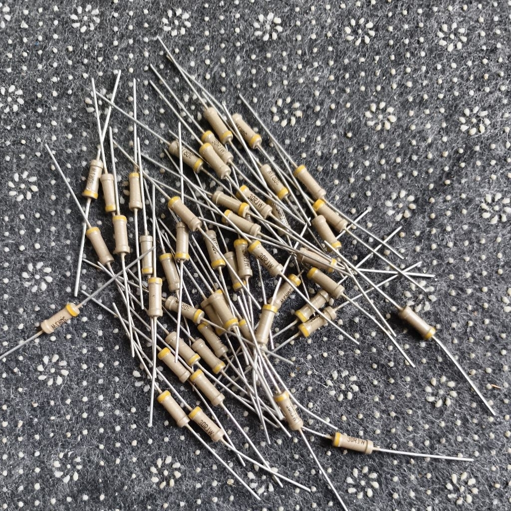 Điện trở RFT 30R 1w 5%