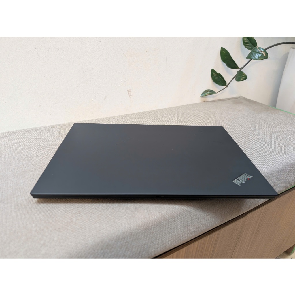 thinkpad T14 G3: R7-6850u/ Ram 32Gb/ Màn 14'' FHD IPS US