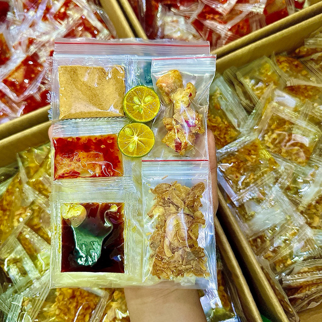 10 bịch bánh tráng bò tóp mỡ cay siêu ngon Trung Huyền ( 5 loại gia vị )