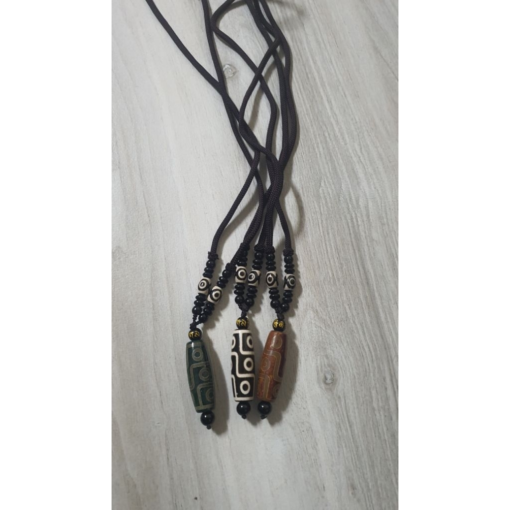 Mặt Dzi 9 Mắt Đeo Cổ – Phụ Kiện Phong Thủy Phong Cách Tây Tạng