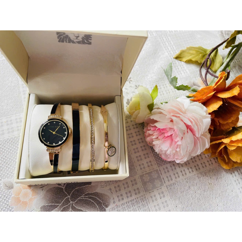 Set Đồng Hồ Và Vòng Đeo Tay Nữ Anne Klein AK-2716BKST