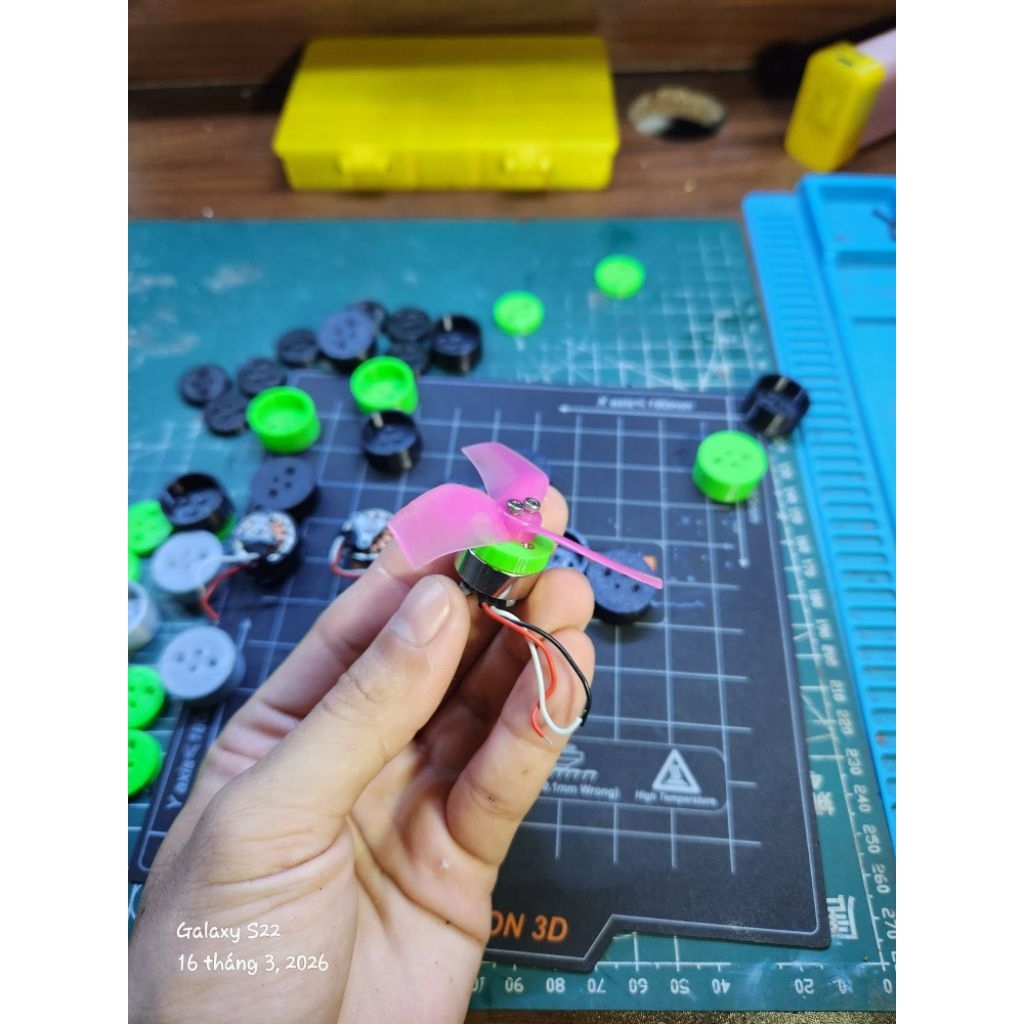 Đế chuyển cánh cho động cơ flaycam không trục