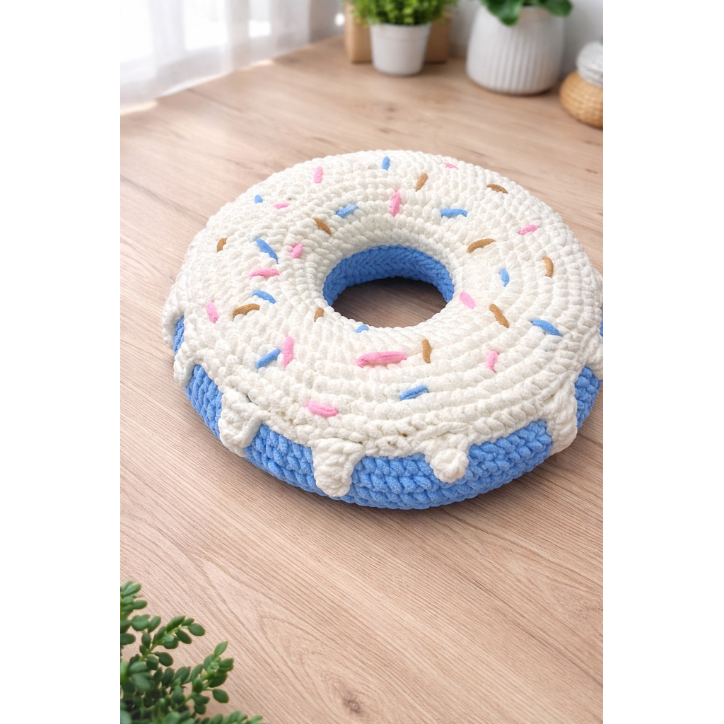 Bánh donut móc bằng len nhung đũa