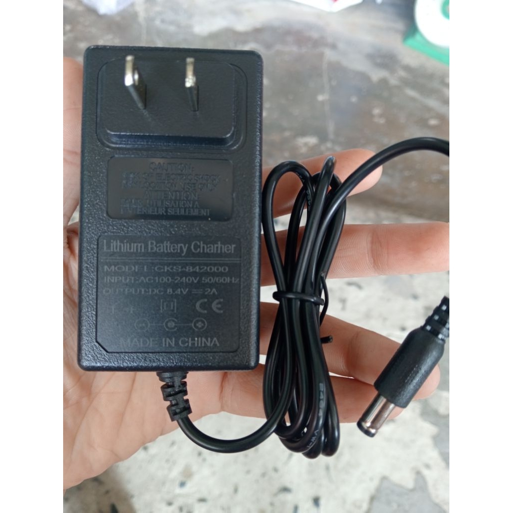 Củ Sạc Pin 8.4V 2A Jack DC Tròn – Sạc Pin 7.4V.