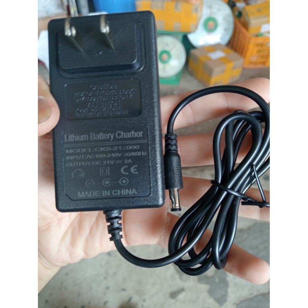 Củ Sạc Pin 21V 2A Jack DC Tròn – Sạc Pin Máy Khoan 21V
