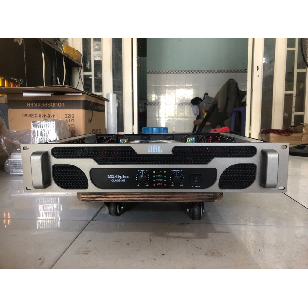 Cục đẩy công suất 24 sò 2 kênh 1800W mặt nhôm phay