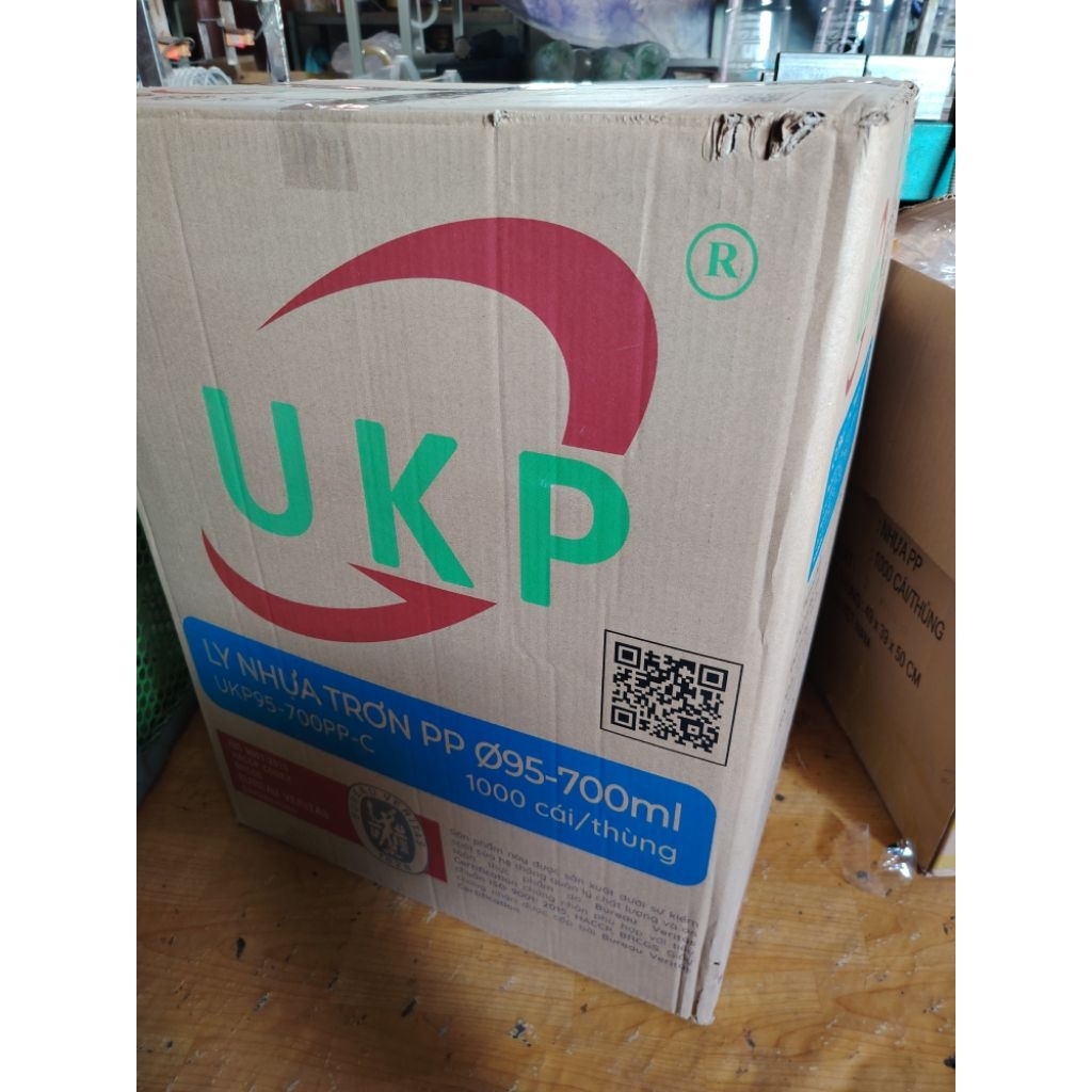Thùng 1000 ly 700ml đủ UKP