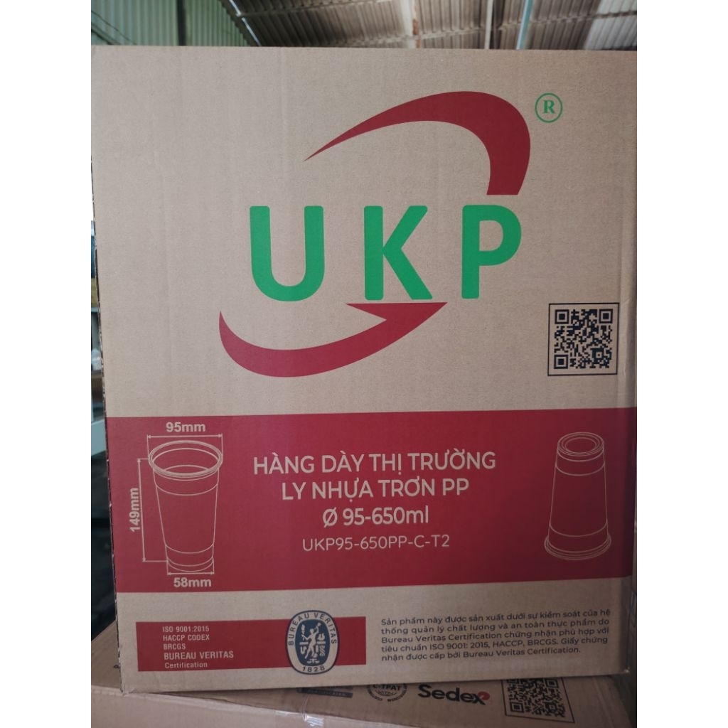 Thùng 1000 ly 650ml UKP