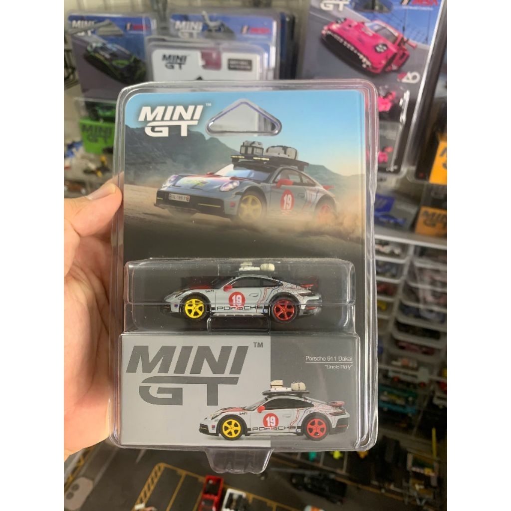 JujuToys - Mini GT – Porsche 911 Dakar “Uncle Rally” #1068 (tỷ lệ 1:64)