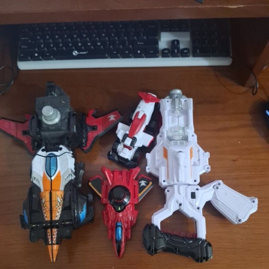 Mô hình đồ chơi DX VS Changer Lupinranger vs Patranger, DX Good Striker