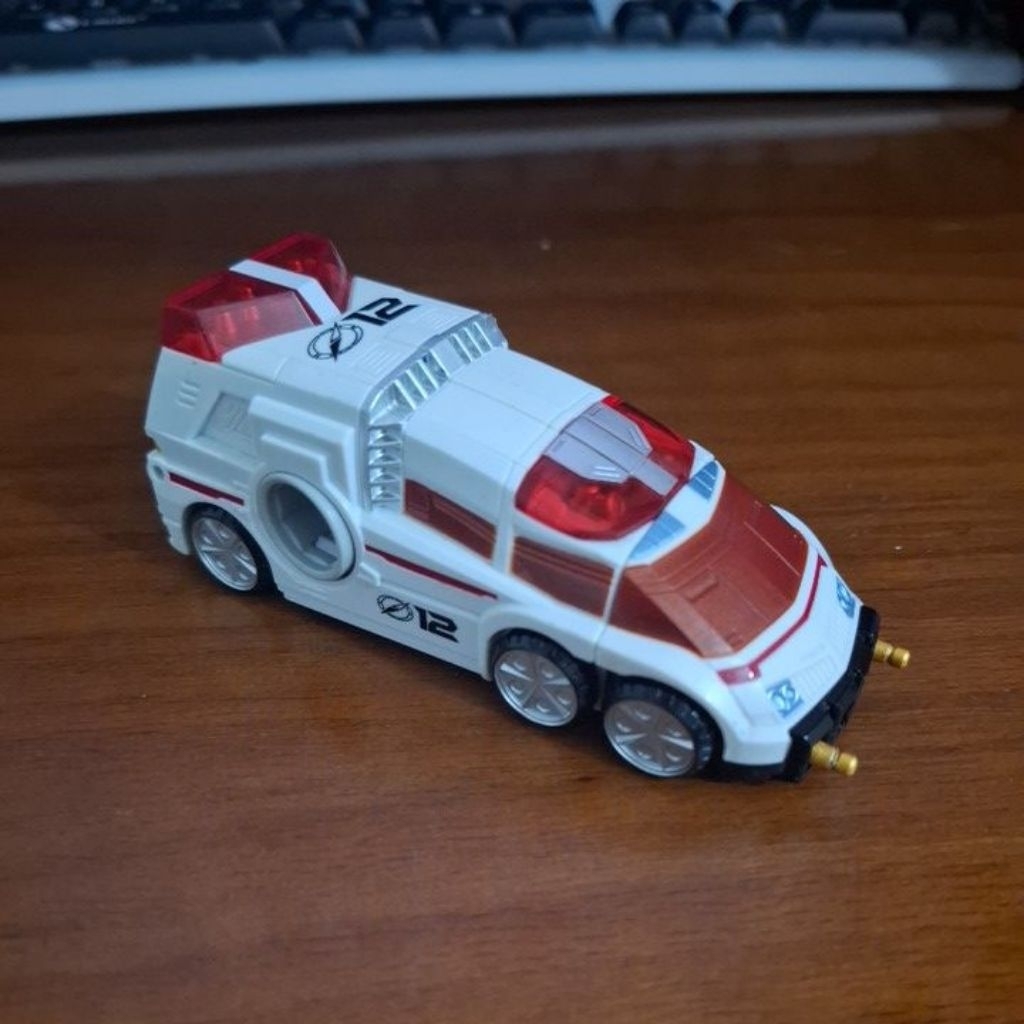 Mô hình đồ chơi Gattai DX Gogo Sentai Boukenger