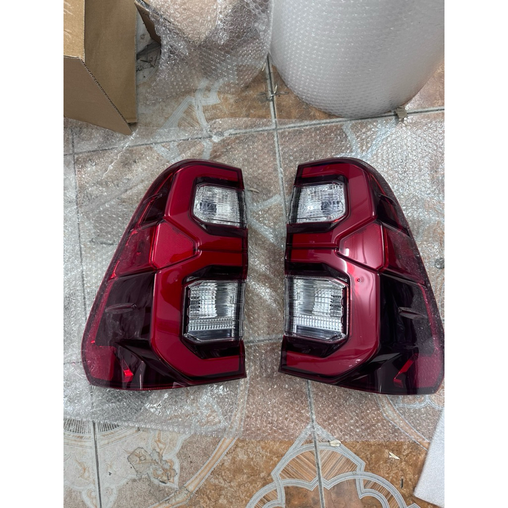 Đèn Hậu Hilux 2021 Bản Có Led Hàng Thường ( 1 Chiếc )
