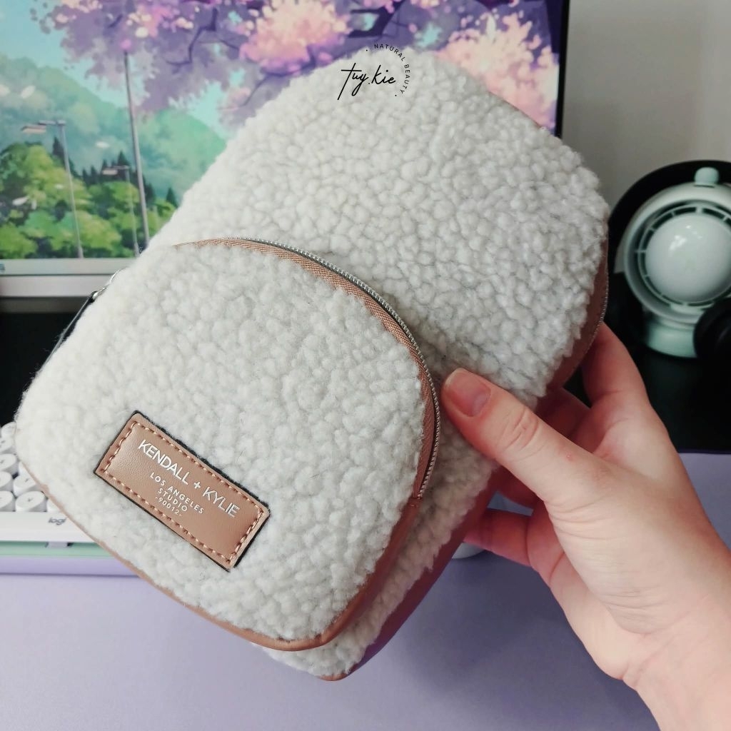 Ba Lô Kendall & Kylie Faux Fur Ivory/Tan Zipper Closure Backpack Crossbody Bag