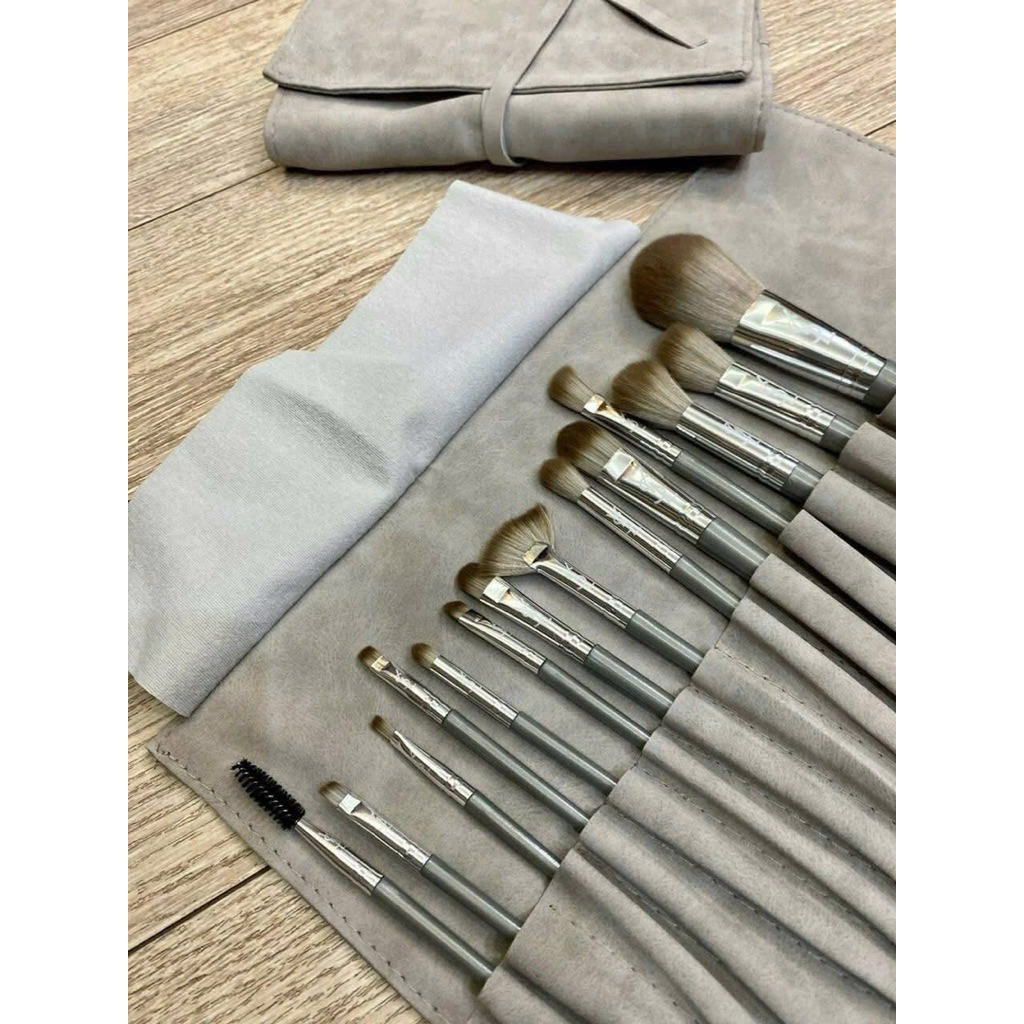 Bộ cọ Y Ét Lờ auth 14 cọ