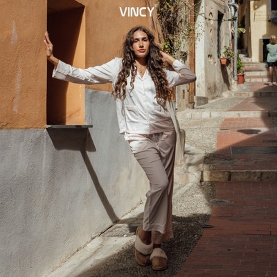 BSD05W5S01-BỘ SATIN DÀI VỚI THIẾT KẾ CỔ PIJAMA ĐIỂM NHẤN REN NỔI BẬT MANG LẠI SỰ THANH LỊCH VÀ THOẢI MÁI KHI MẶC