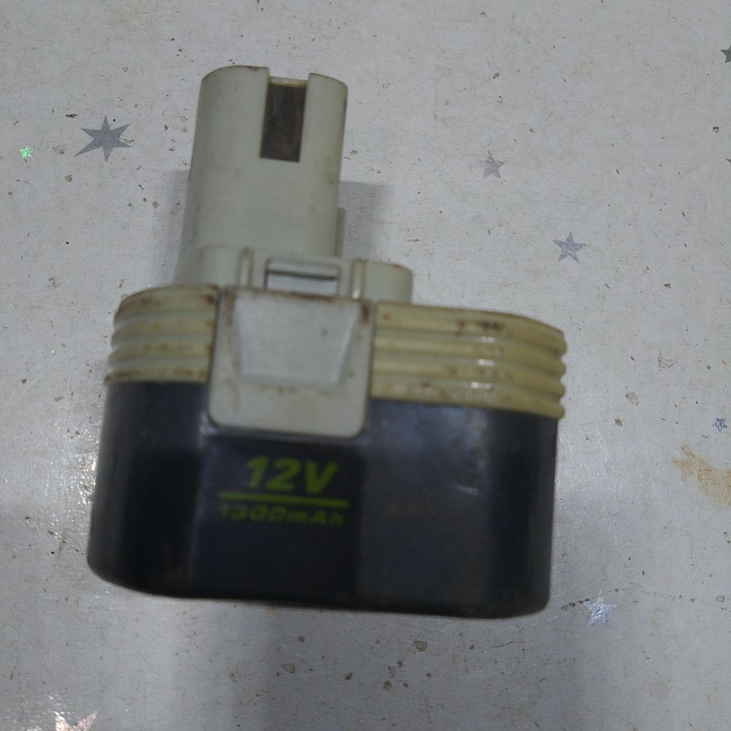 vỏ pin ryobi 12v bãi nhật( pin hư )