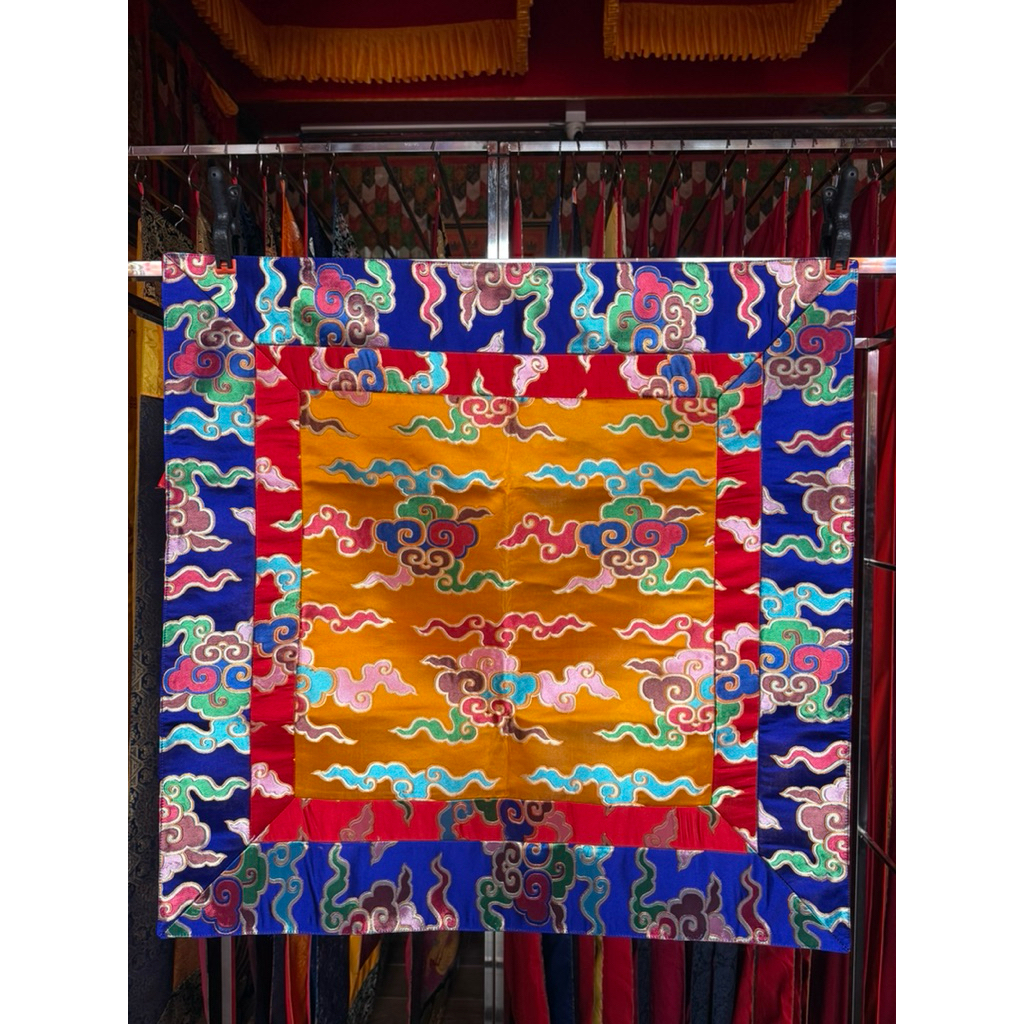 Khăn trải bàn vân mây ngũ sắc 80x80cm