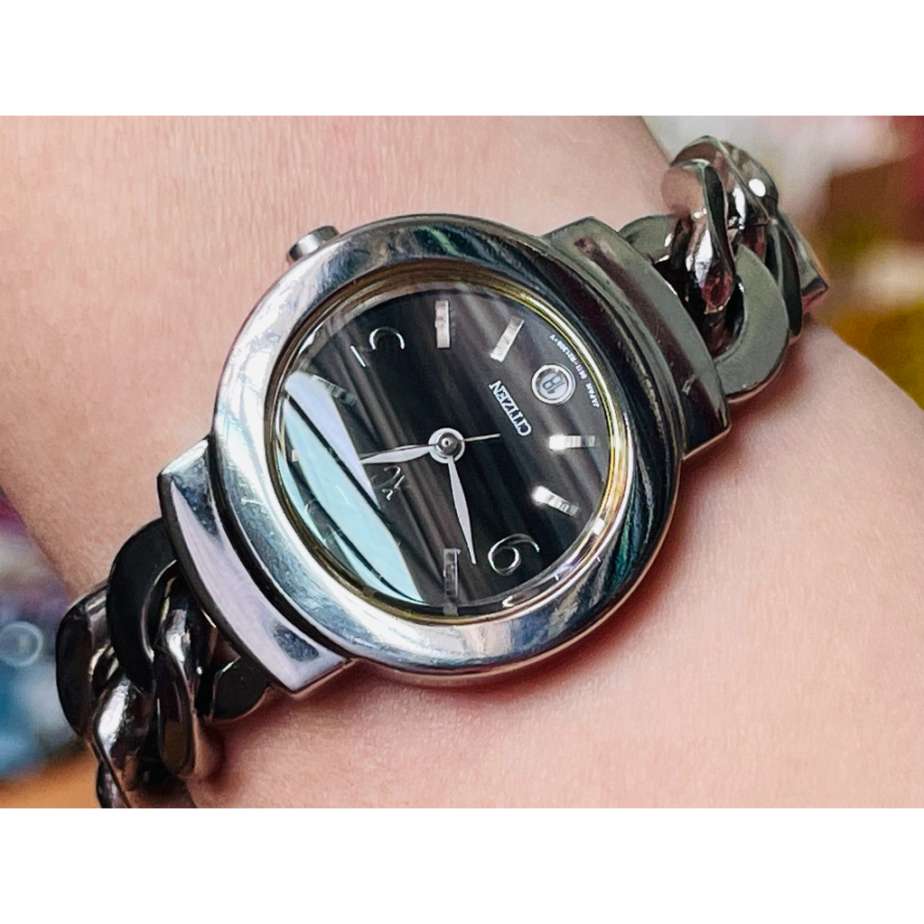 Đồng hồ Citizen XC Nhật mặt đen dây lắc xinh siêu đẹp cá tính.