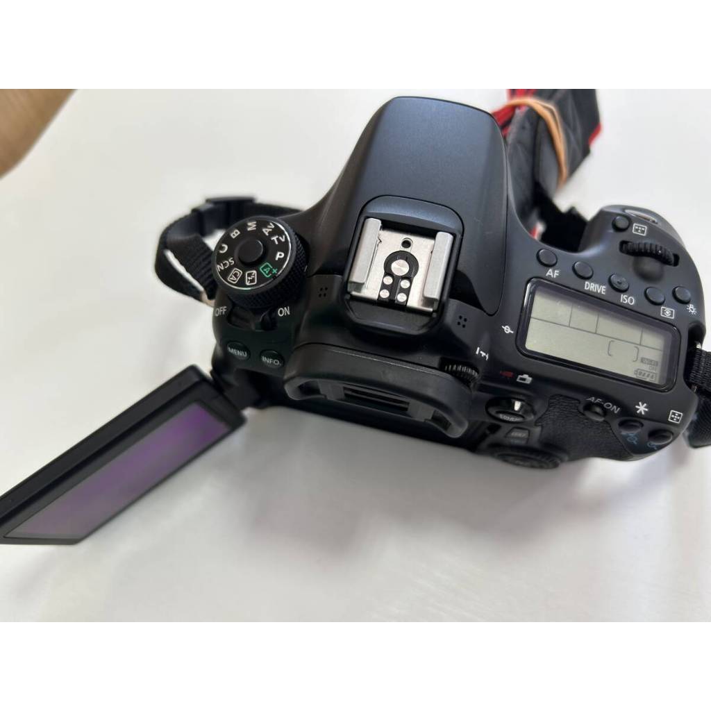 Lỗi - Thanh lý - Máy ảnh canon 70D (màn xoay lật mới) - Máy ảnh