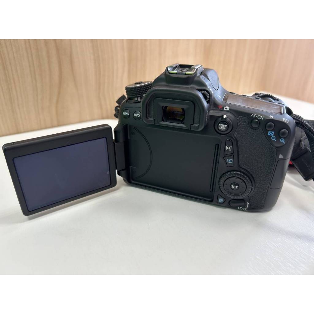 Lỗi - Thanh lý - Máy ảnh canon 70D (màn xoay lật mới) - Máy ảnh