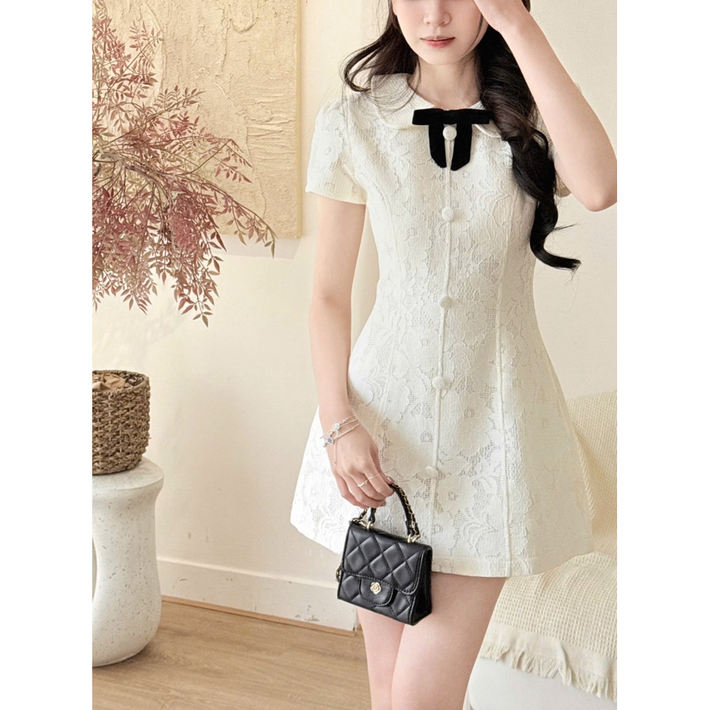 Váy ren hoa cổ búp bê phối nơ đen lót lụa tiểu thư Petaline Dress VD22 Jeace Studio