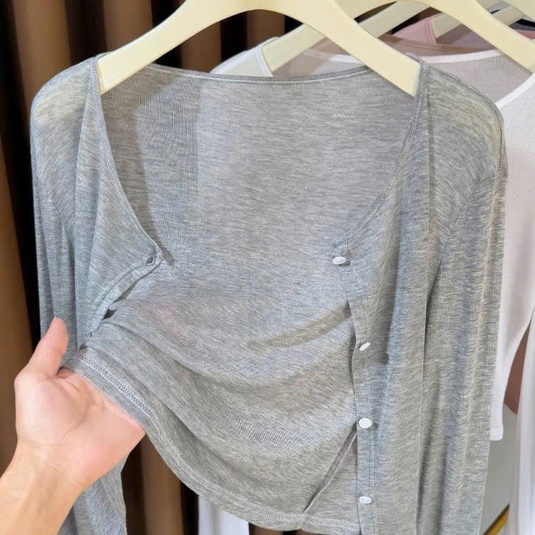 Áo khoác cardigan trơn mỏng dành cho nữ chất mềm mịn, co giãn thoải mái. CARDIGAN TRƠN MỎNG | BigBuy360 - bigbuy360.vn