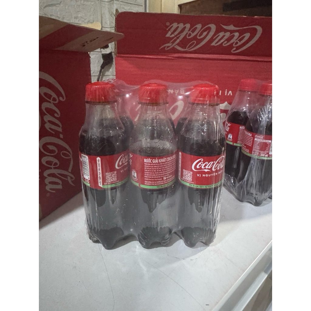 Thùng 24 chai nước ngọt CoCa 300ml