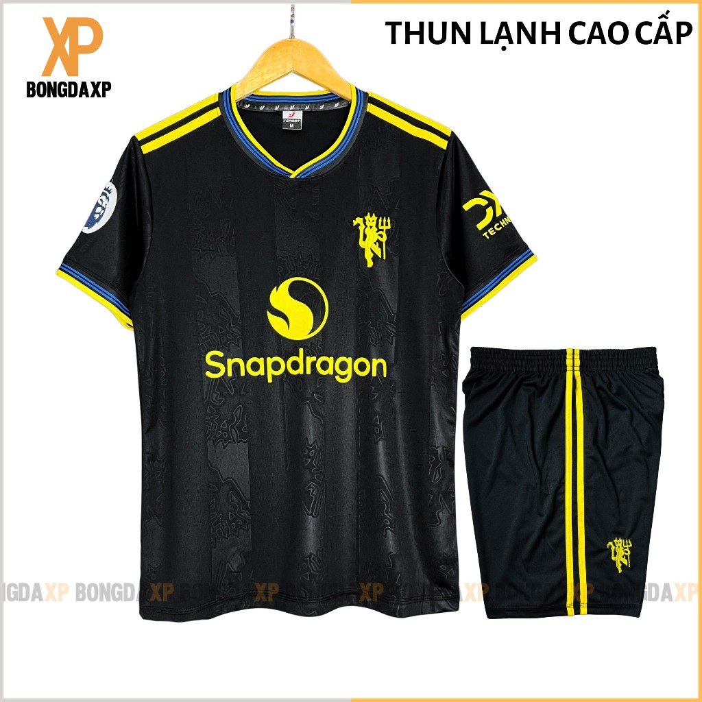 Quần Áo Đá Bóng MU Đen 2025, Đồ Đá Banh Vải Thun Lạnh Cao Cấp