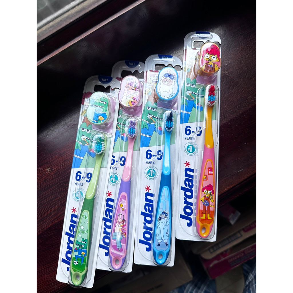 COMBO 4 BÀN CHẢI ĐÁNH RĂNG TRẺ EM JORDAN 6-9 TUỔI