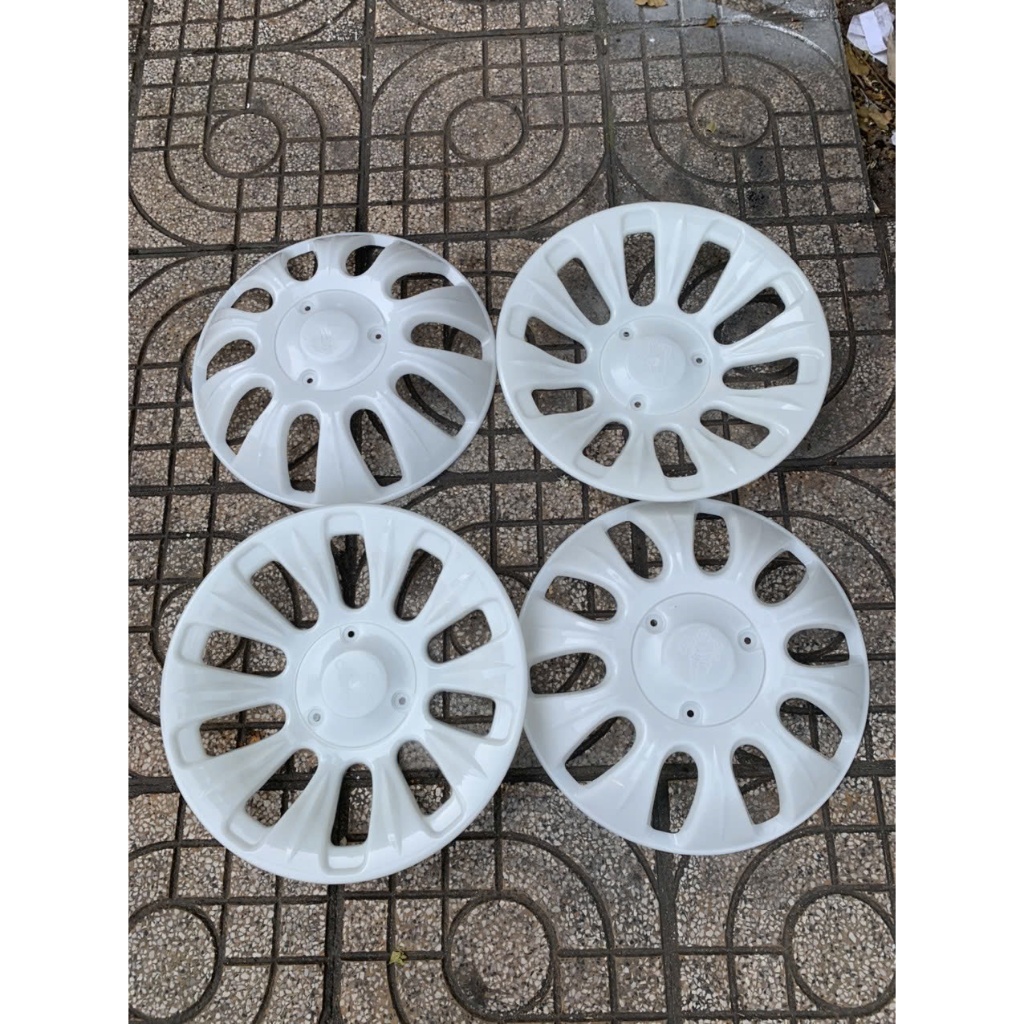Ốp mâm xe tải - chụp mâm nhựa xe tải 10 cánh michelin chưa sơn r16