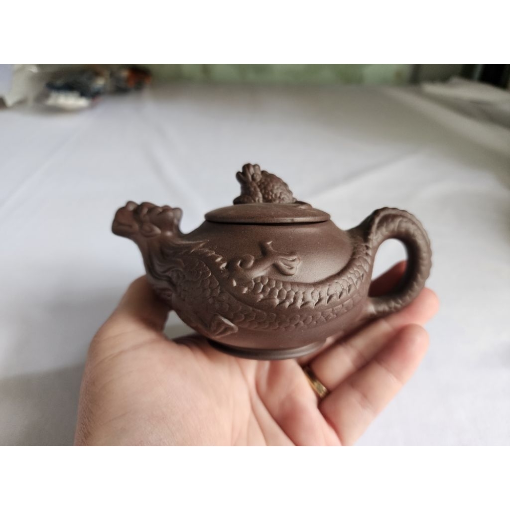 Ấm trà Phi long bằng gốm