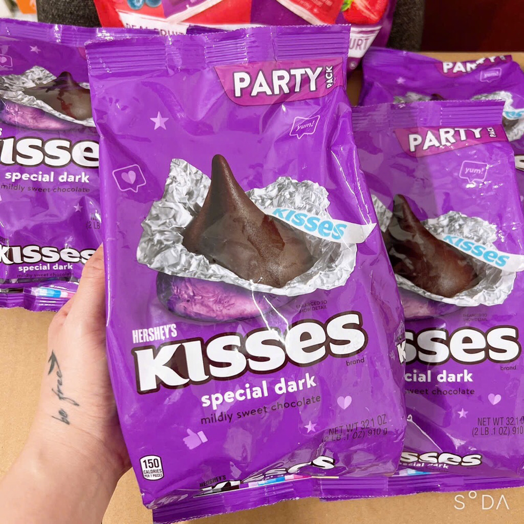 SOCOLA ĐEN ĐẮNG HERSHEY'S KISSES SPECIAL DARK 910G - USA