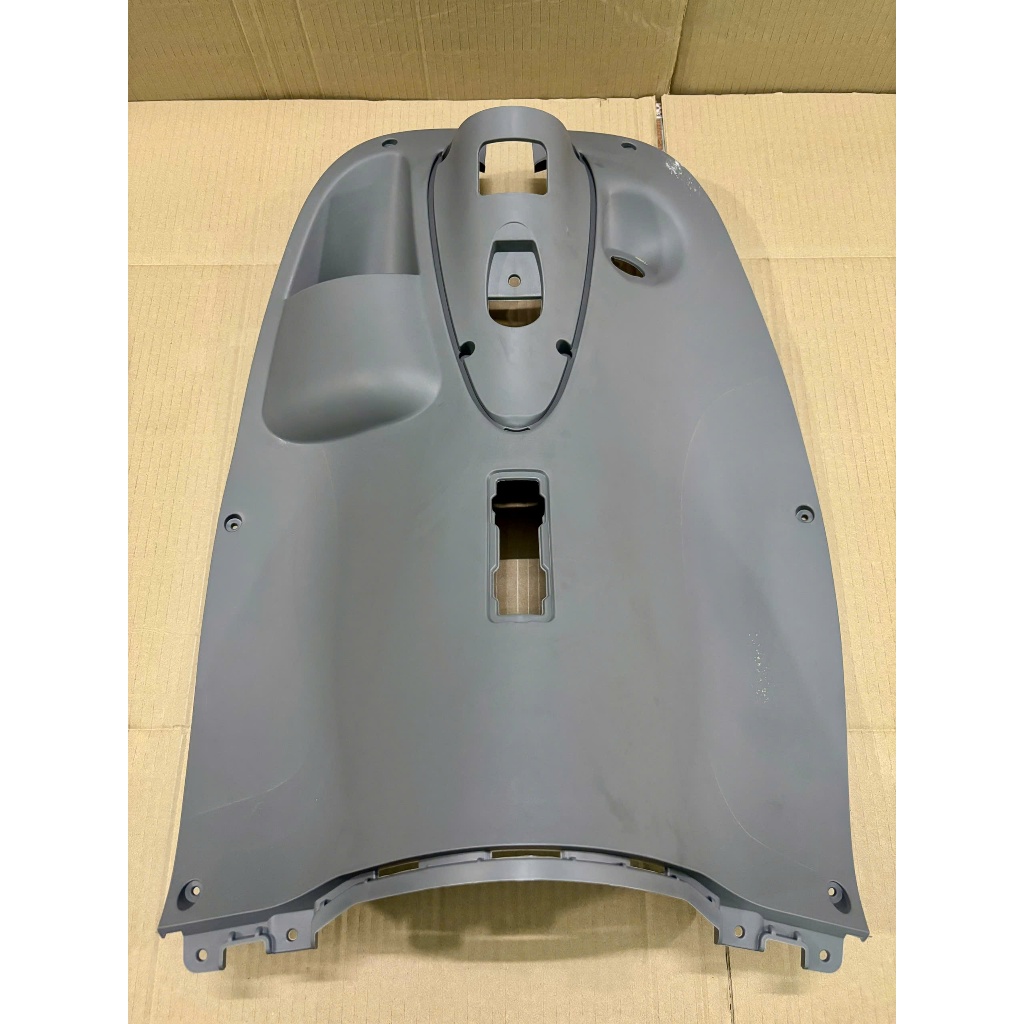 Hộp dụng cụ xe điện Gogo, Gáy nhựa xám xe điện gogo