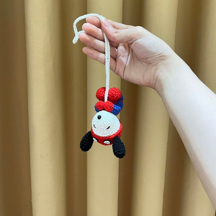 Dây treo chú chó Snoopy cosplay người nhện handmade len 50g, 125g, baby yarn