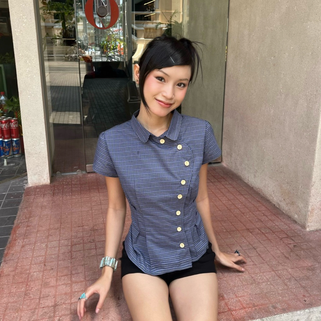 JANET STUDIO • Áo sơ mi vạt lệch ca rô Xanh