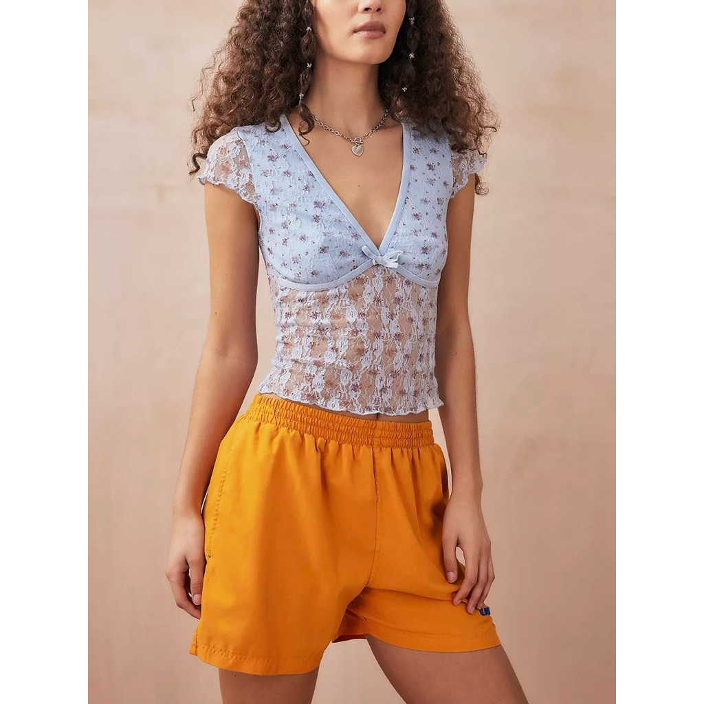 Áo thun ren Urban Outfitters