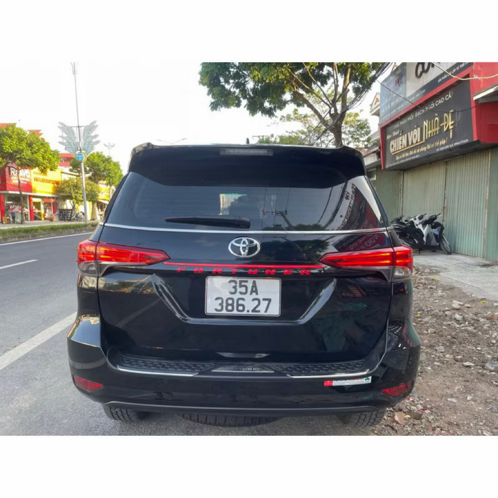 Led cốp Fortuner 2017 - 2026 Kiểu Chữ Đỏ