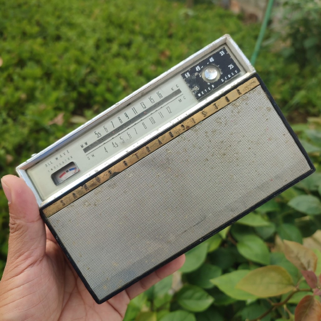 Đài radio SANYO 8 transitor cũ dùng Decor (hàng bãi Nhật)