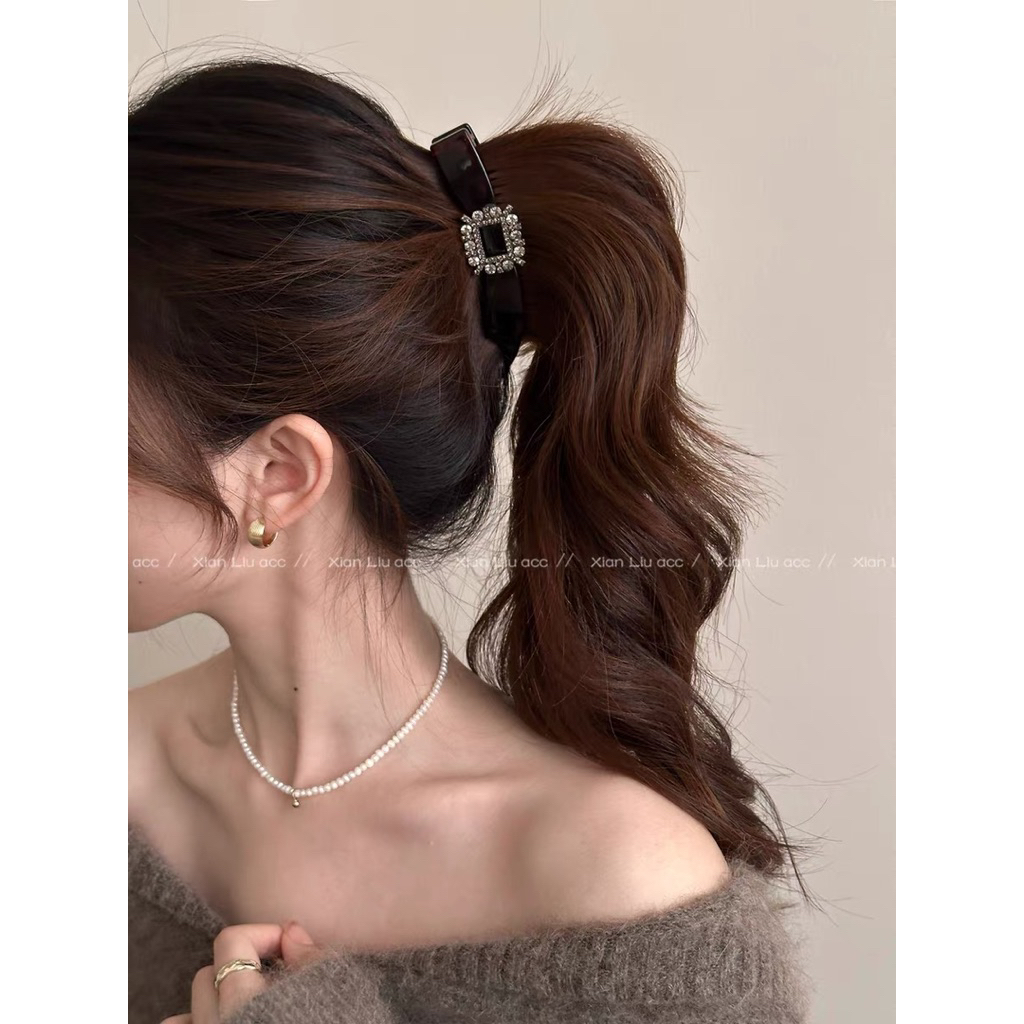 Kẹp dọc kẹp banana đính đá vuông xám sang chảnh K275