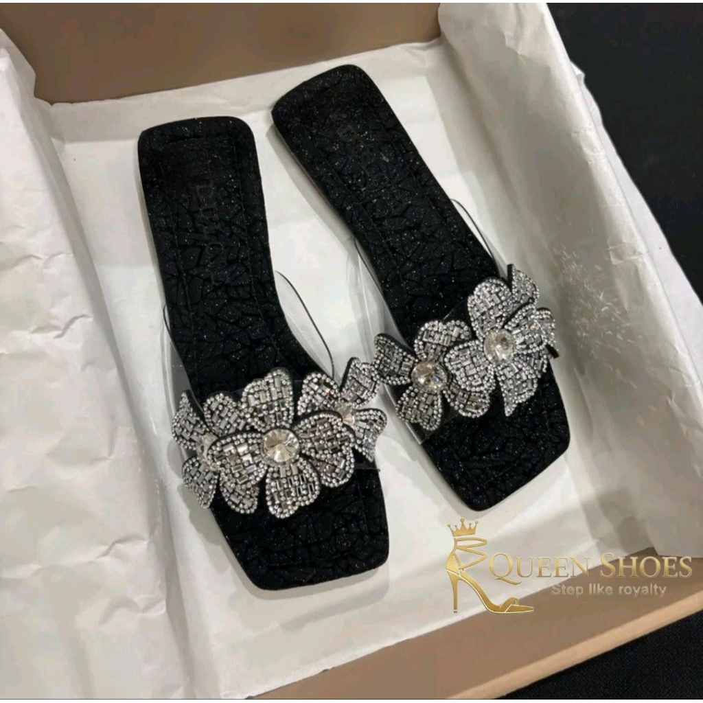 Queen shoes - Dép Lê Nữ, Quai Meca Mềm Ba Bông Hoa Mới Xịn,Đế ChốngTrơn Trượt.