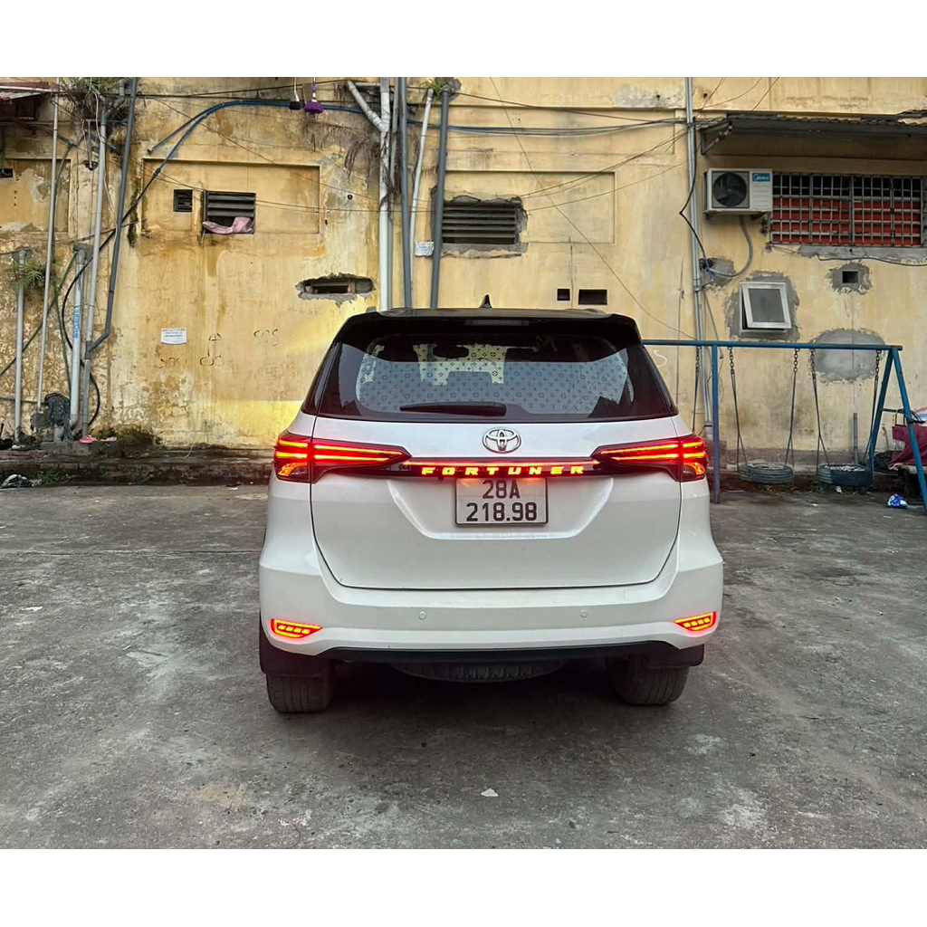 LED CỐP FORTUNER 2017-2026 KIỂU CHỮ TRẮNG, LẮP ZIN THAY THẾ