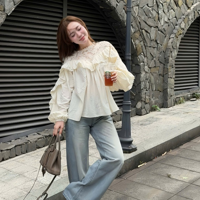 Áo Sơ Mi Babydoll Bánh Bèo Phối Cổ Ren Chất Thô Nhăn Màu Be | BigBuy360 - bigbuy360.vn
