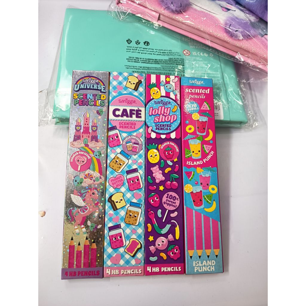 Hộp 4 cây bút chì Smiggle có mùi thơm - scented smiggle