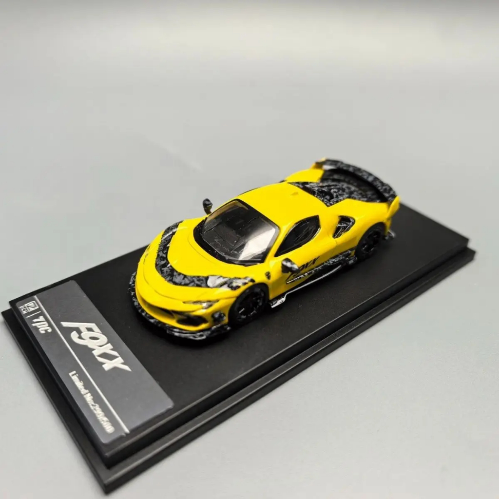 Mô hình xe Ferrari SF90 F9XX Mansory Coupe tỉ lệ 1:64 DCM Model OT64662