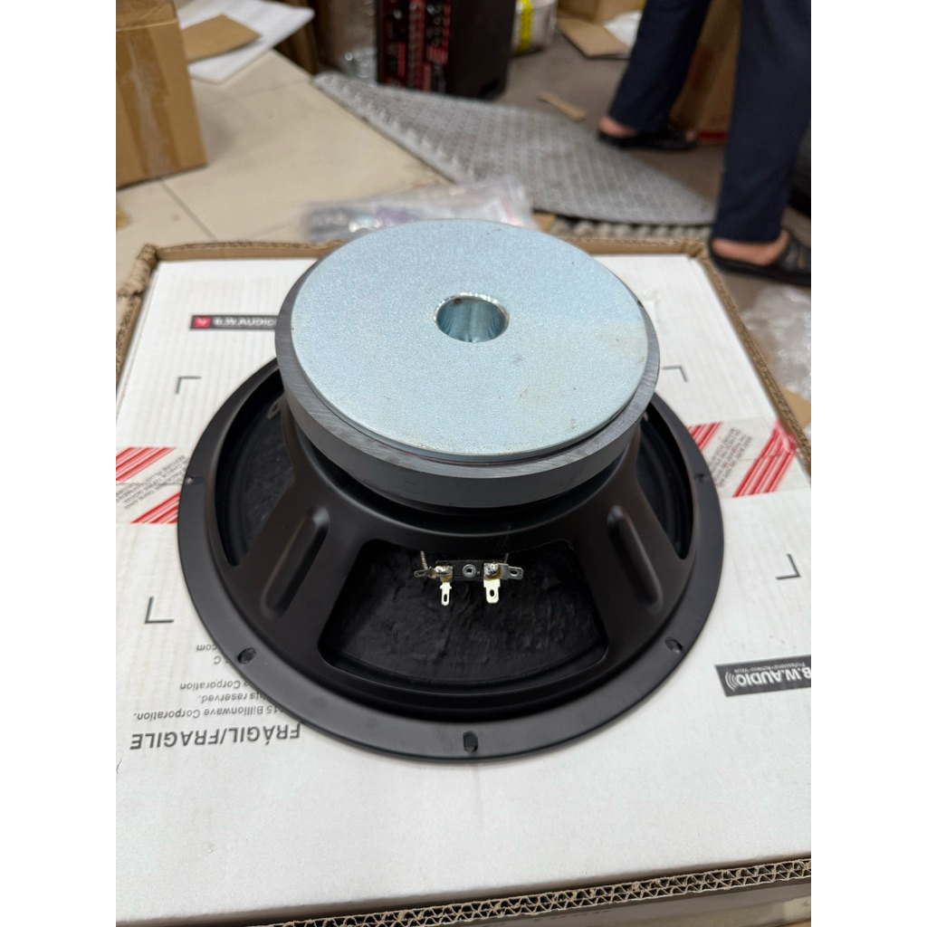 Loa bass 30 coil 65 từ 170 sườn sắt bass nhập(giá 1 cái)