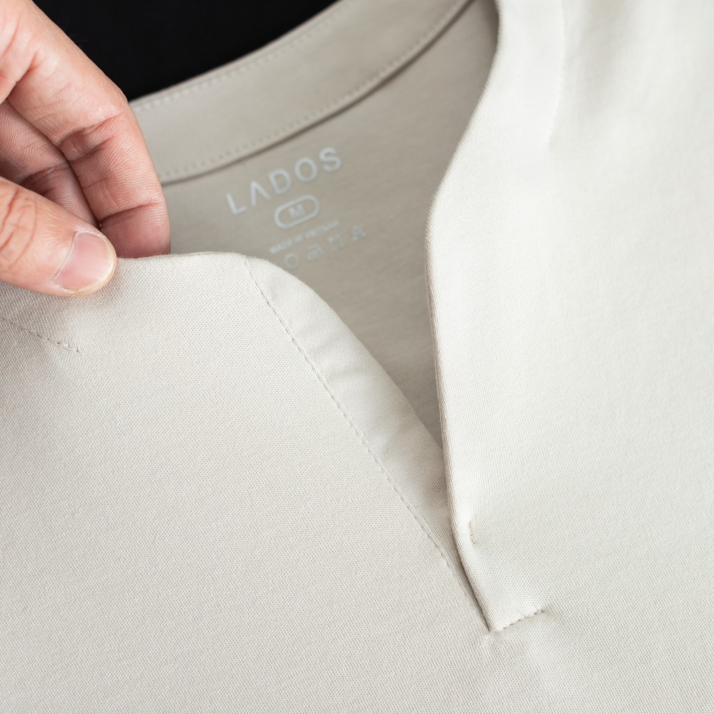 Áo thun tay ngắn cổ tròn xẻ V nam nữ cotton interlock 250gsm LADOS-9141 chất dày dặn, thấm hút, phong cách trẻ trung | BigBuy360 - bigbuy360.vn