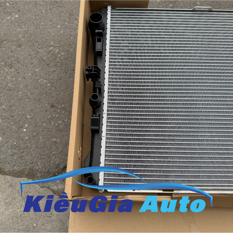 Két nước Mercedes C300 W205 2014-2021, phụ tùng ô tô