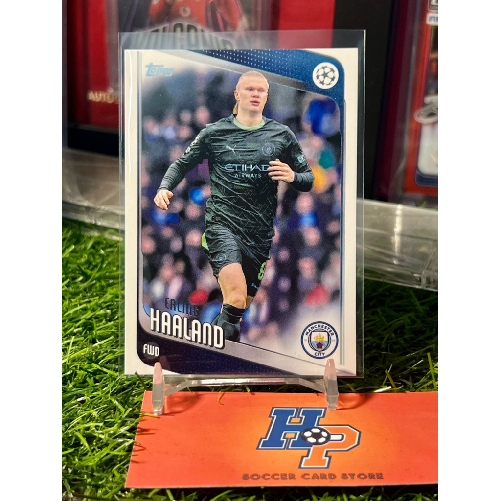 Thẻ bóng đá Erling Haaland Topps UCC 2025/26