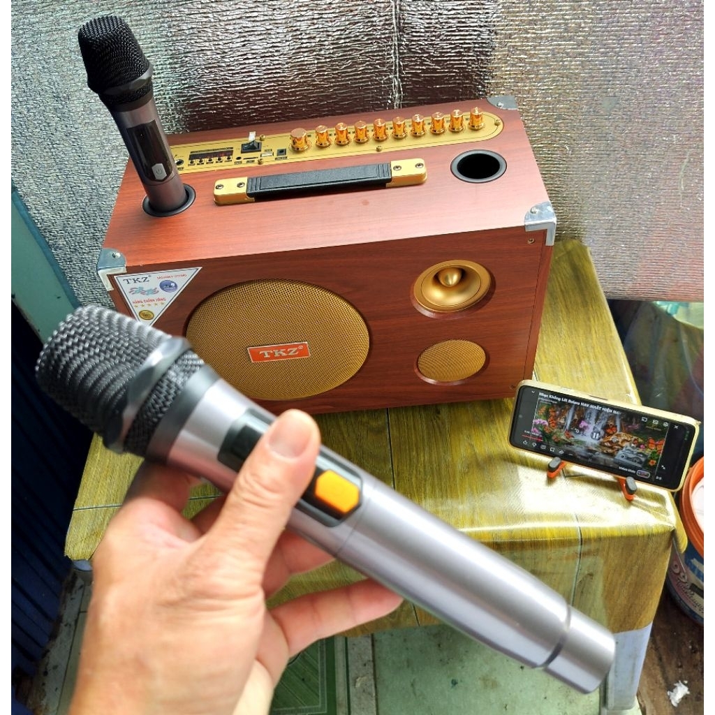 Loa Bluetooth Kareoke Vip B51 Pro, Vỏ vân gỗ ... Bass, Treble sâu